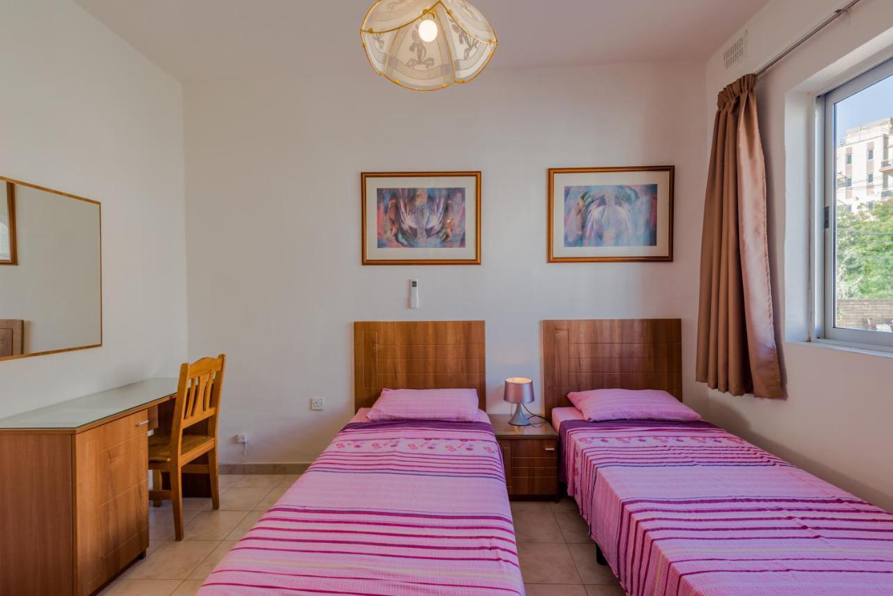 Bayview 2 Bedroom Seaview Apartment With Large Terrace With Panoramic Views - By Getawaysmalta Σεντ Πόλς Μπέι Εξωτερικό φωτογραφία