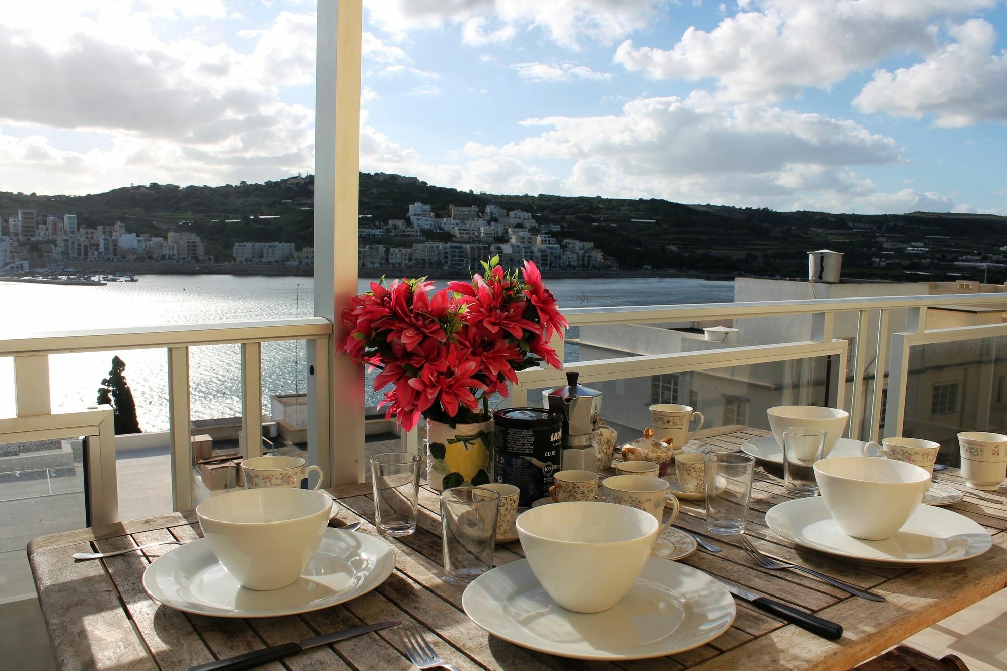 Bayview 2 Bedroom Seaview Apartment With Large Terrace With Panoramic Views - By Getawaysmalta Σεντ Πόλς Μπέι Εξωτερικό φωτογραφία